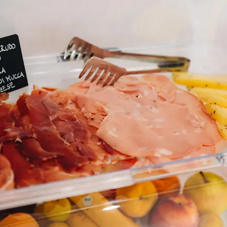 Couette-café Centoquindici Rooms&suite 4*