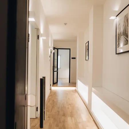 Couette-café Centoquindici Rooms&suite 4*