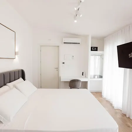 Bed & Breakfast Centoquindici & 4*